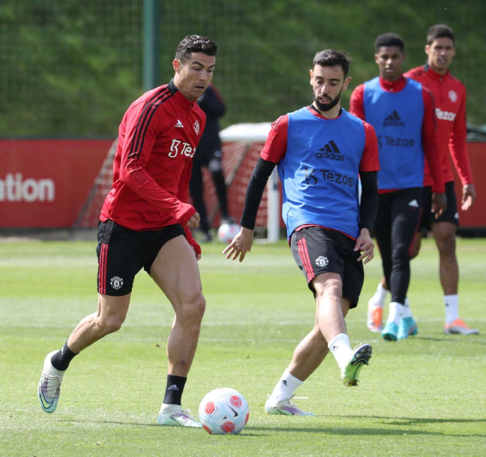 都生活在一 都生活在一